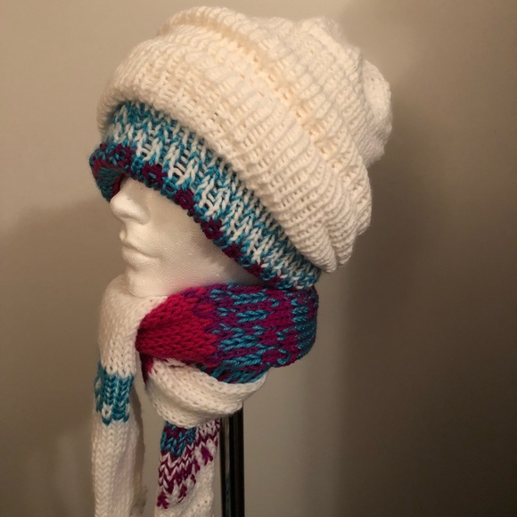 Winter very thick Hat , glove, & Scarf. - Picture 4 of 8